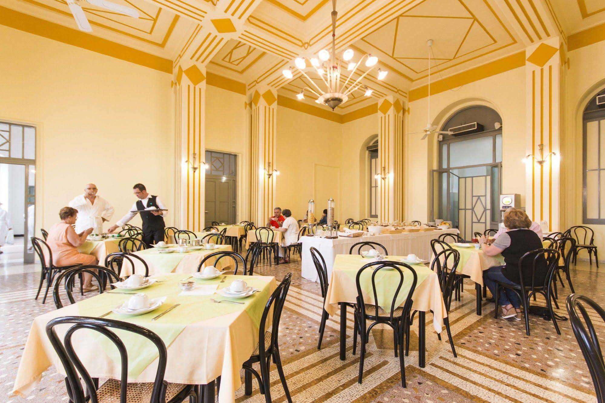 Albergo Palazzo Santa Cesarea Terme Buitenkant foto